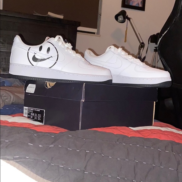 Nike Air Force 1 have a Nike Day size 10.5 - Picture 2 of 2